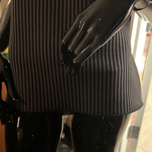 Neoprene tank in black and grey pinstripe - Picture 4 of 6